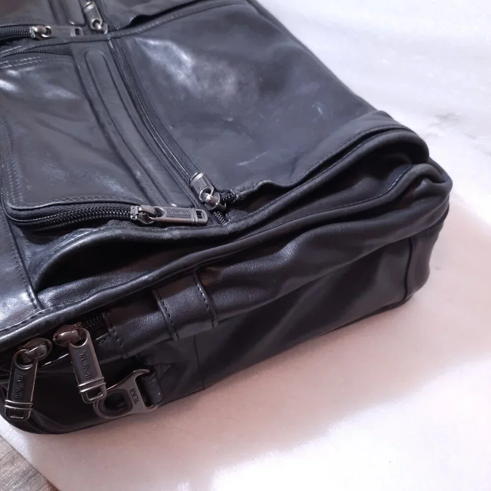 Tumi Alpha 2 Laptop Briefcase bag Black Napa Leather 96160D4 Computer distressed